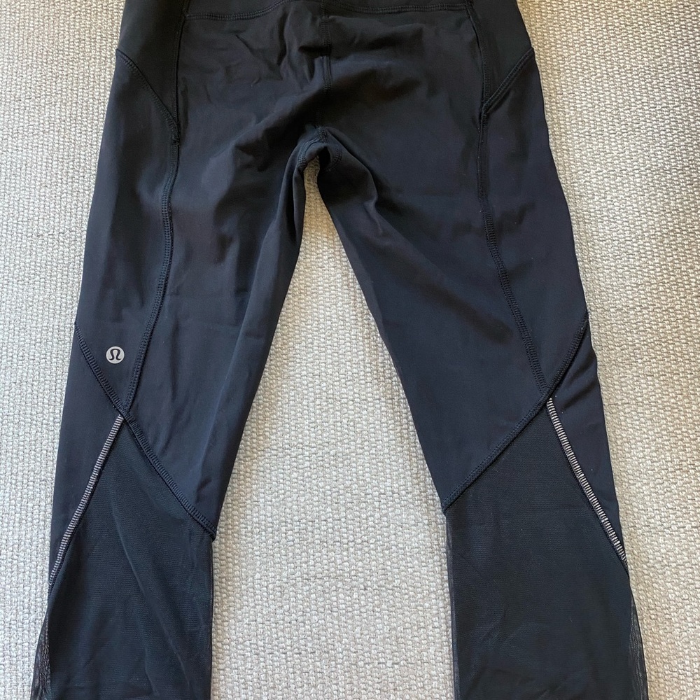 Lululemon leggings crop 17 inch.